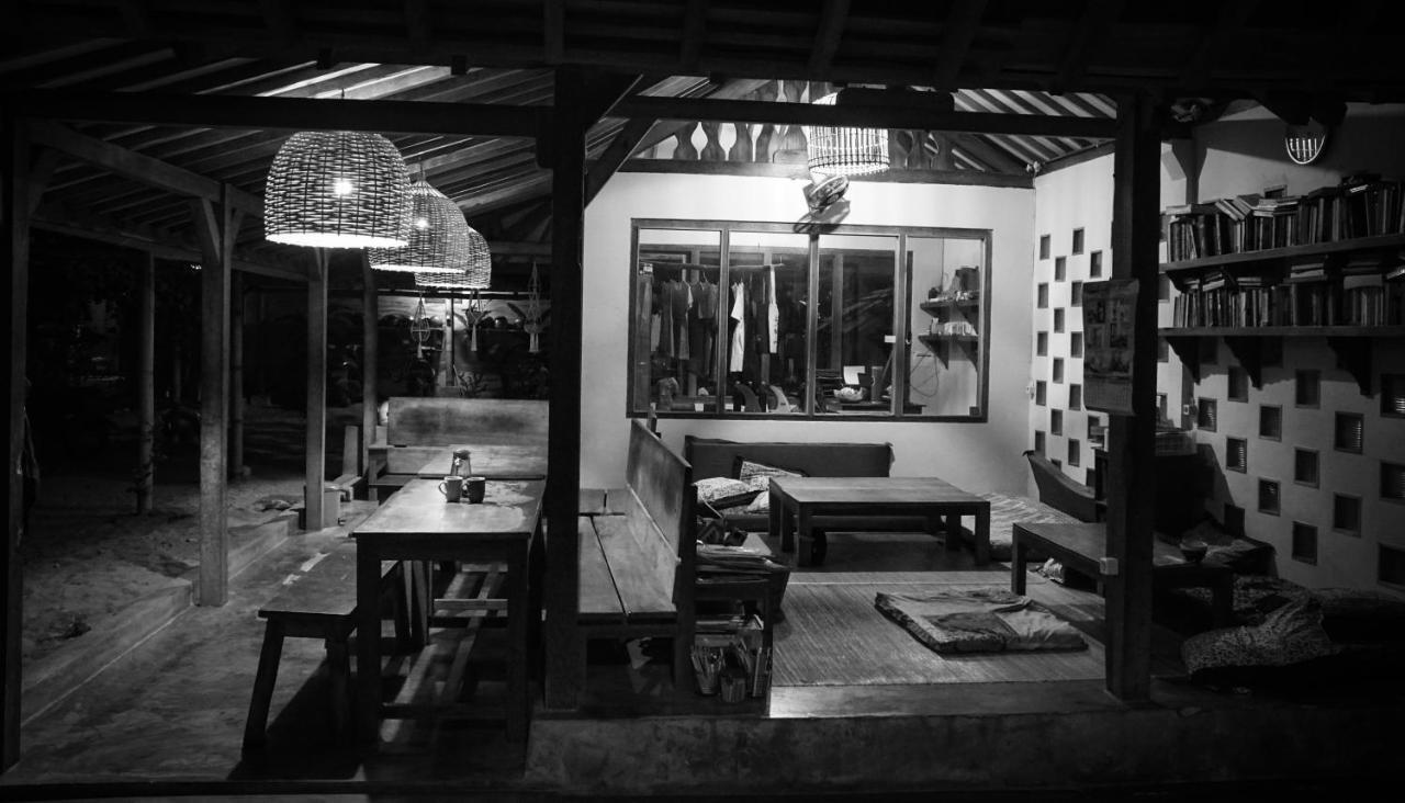 Appartement Harry'S Ocean House Pacitan Extérieur photo