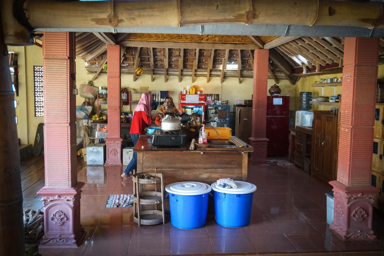 Appartement Harry'S Ocean House Pacitan Extérieur photo