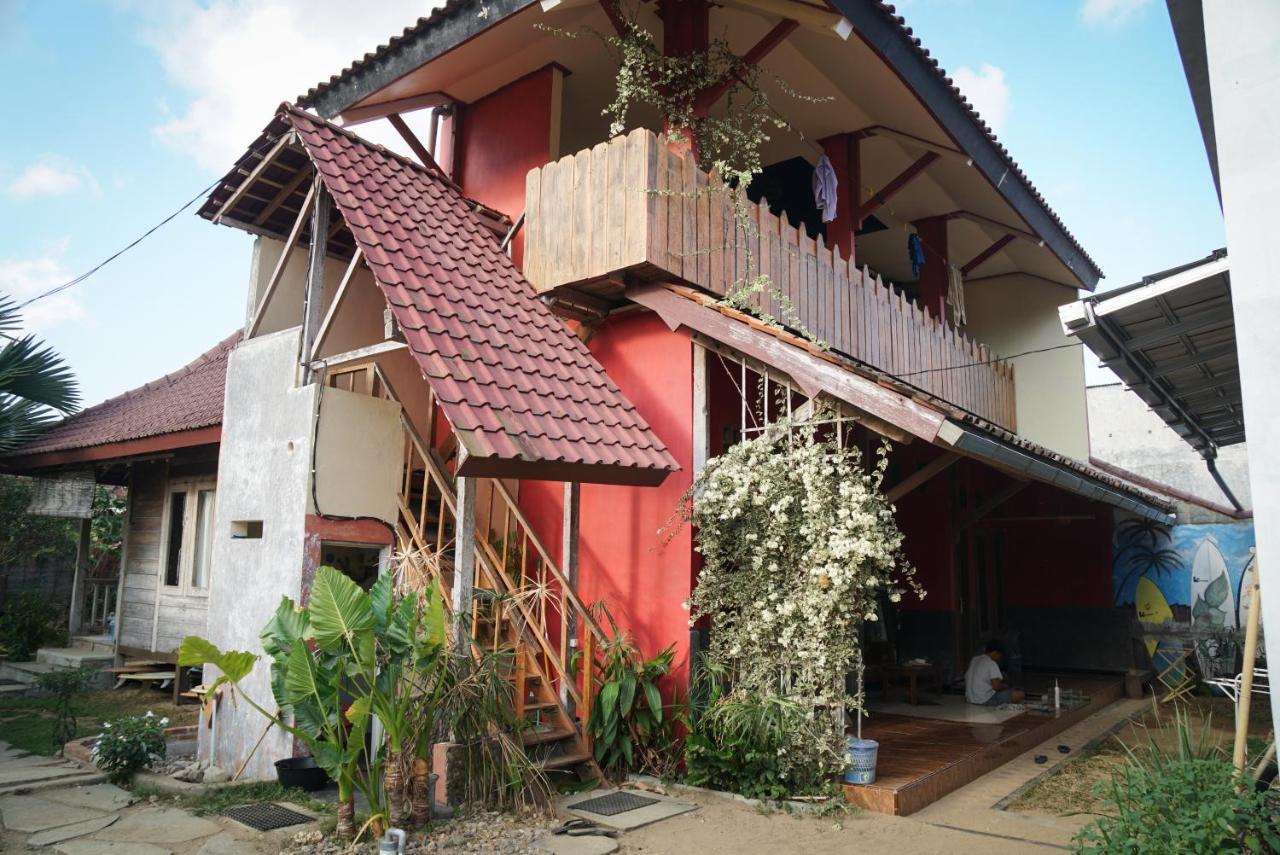 Appartement Harry'S Ocean House Pacitan Extérieur photo