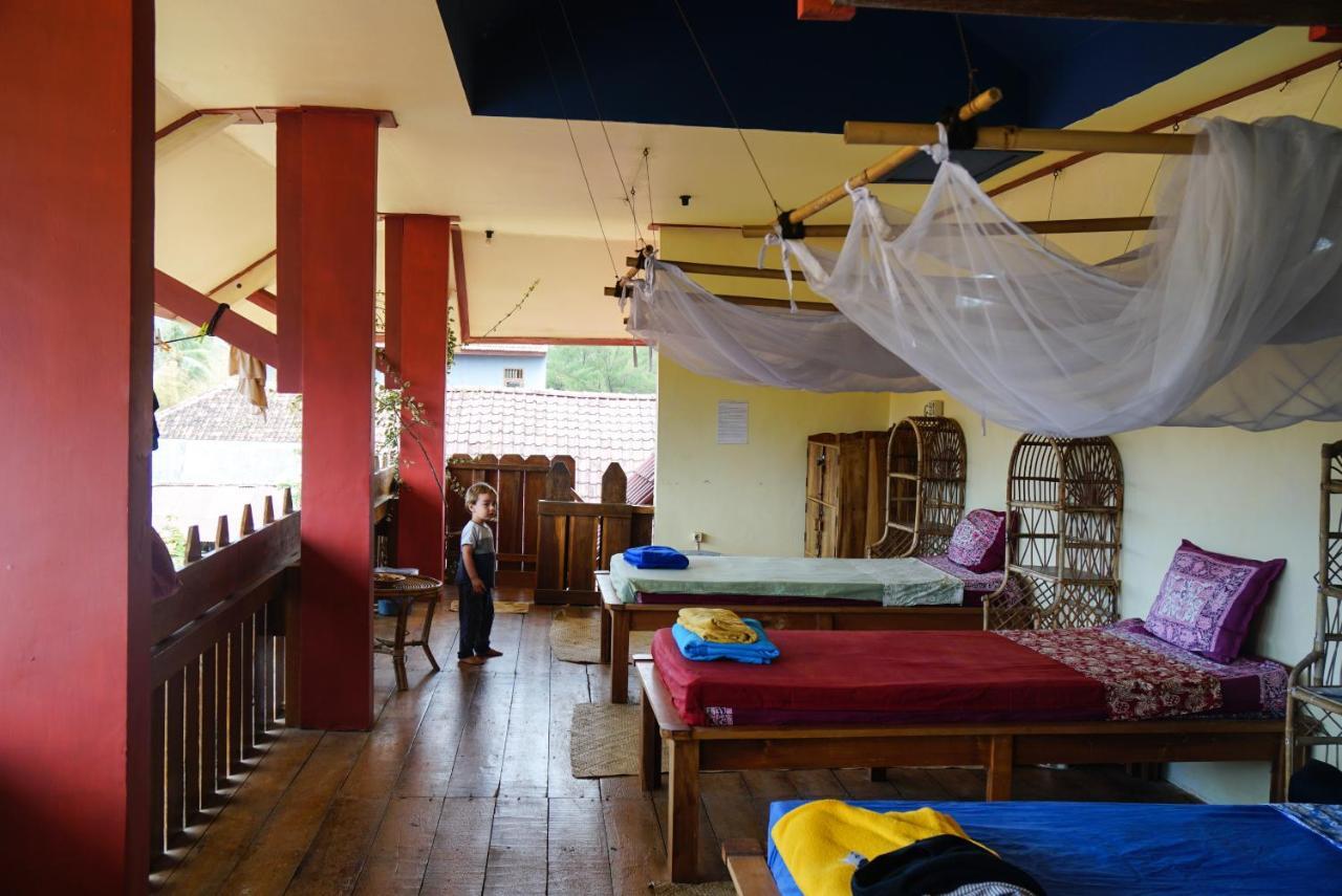Appartement Harry'S Ocean House Pacitan Extérieur photo