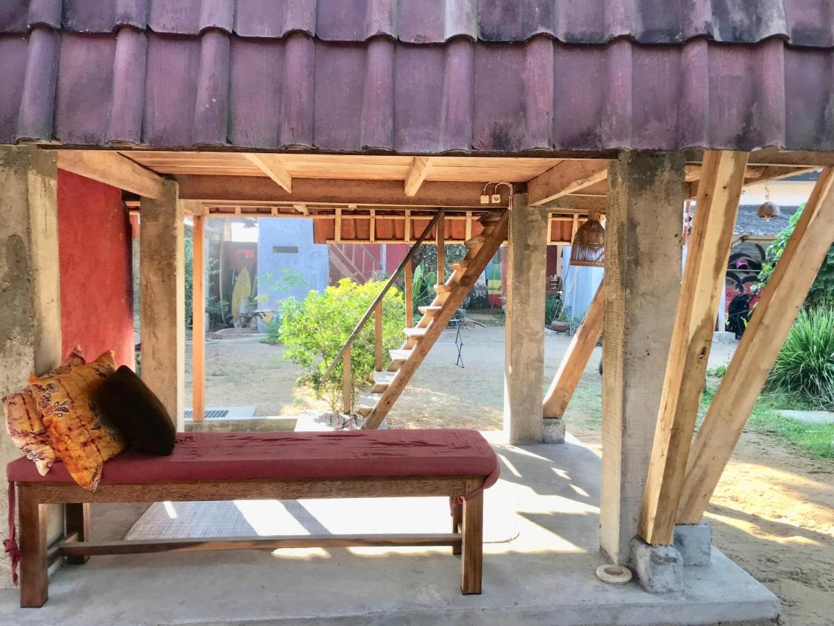 Appartement Harry'S Ocean House Pacitan Extérieur photo